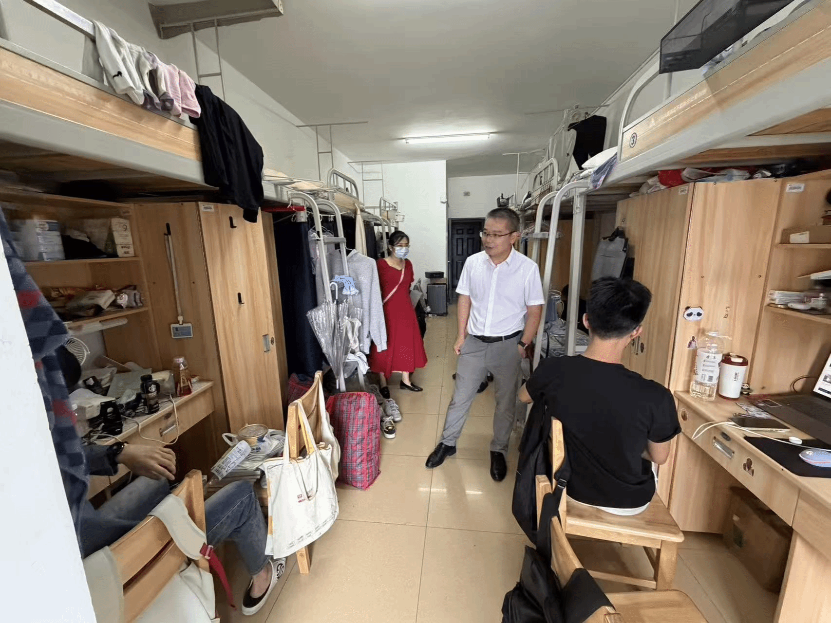 法学与公共管理学院开展毕业生宿舍走访暨消防安全隐患排查工作