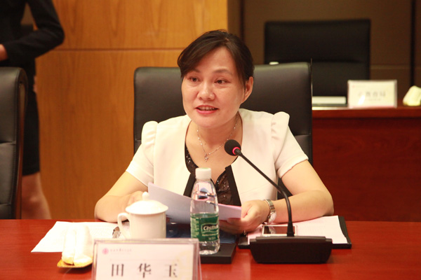 1511324489426085793.jpg 张家界副市长田华玉主持签约仪式。.jpg