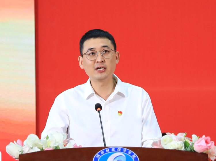 教师代表.png